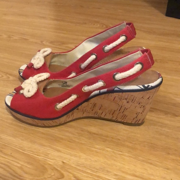 Sperry nautical themed wedges-size 7.5 - Picture 3 of 3